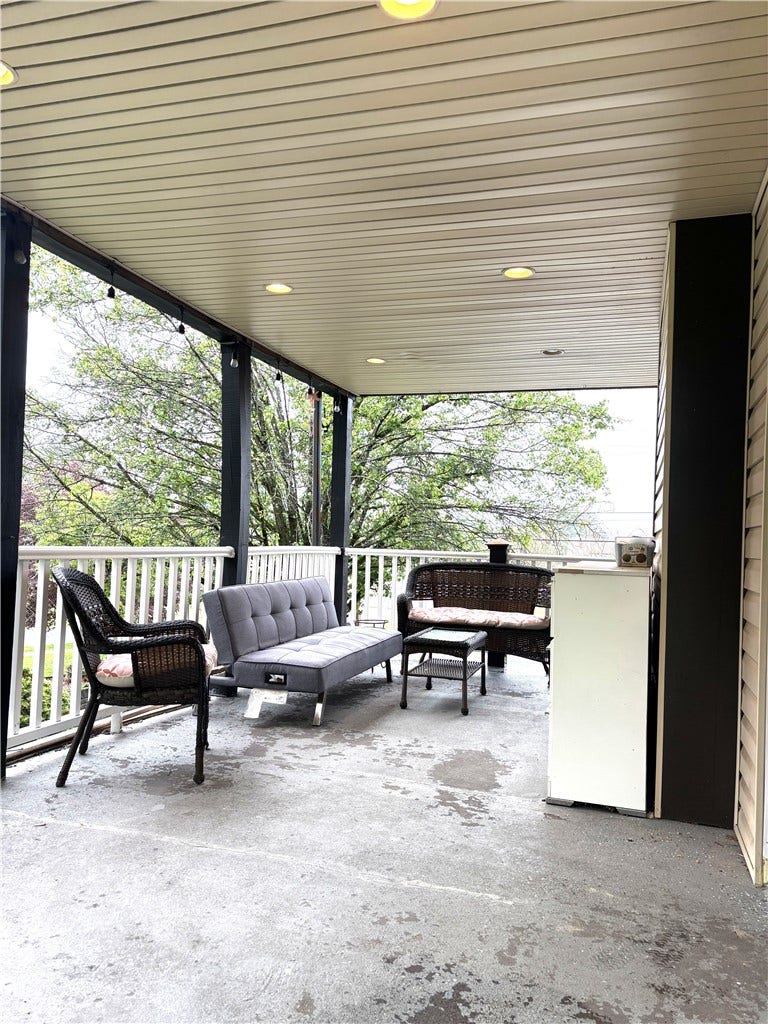 1008 Fidelity, Pittsburgh, PA 15236 patio off living room