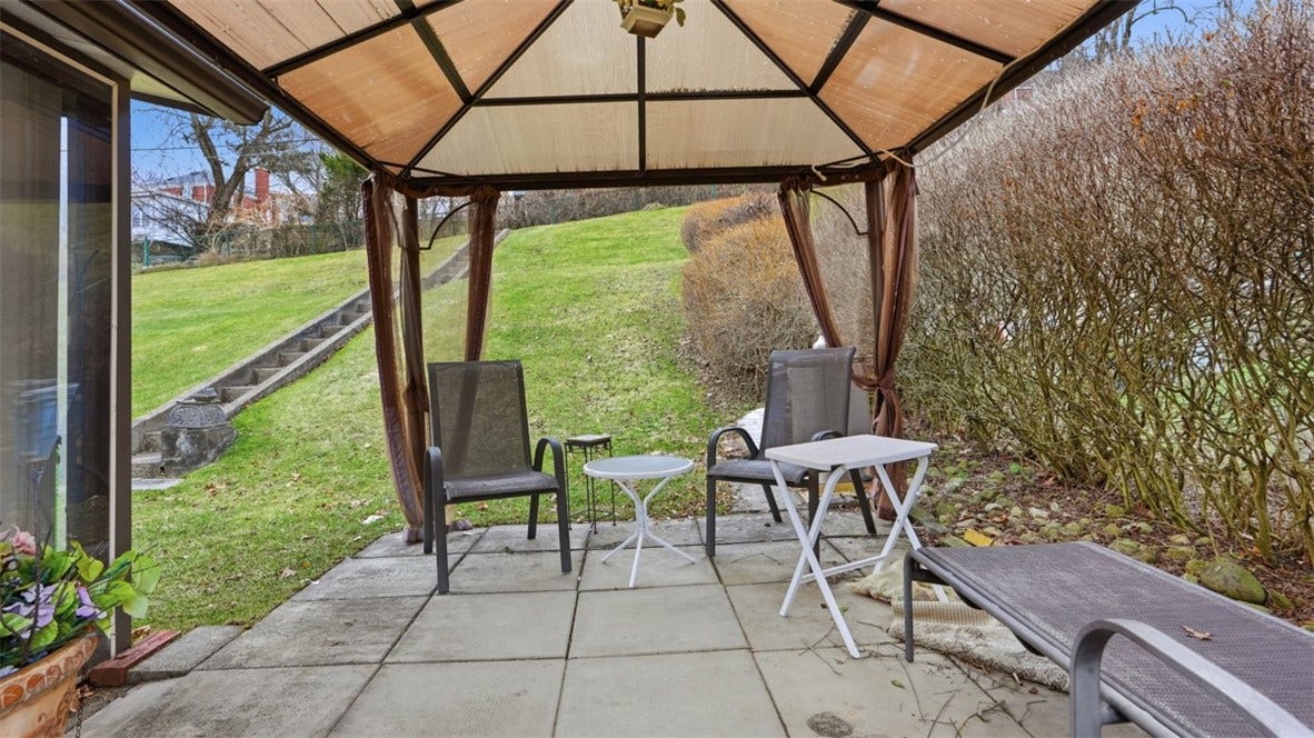 4782 Barone Dr, Pittsburgh, PA 15227 4782 Barone Dr, Pittsburgh, PA 15227