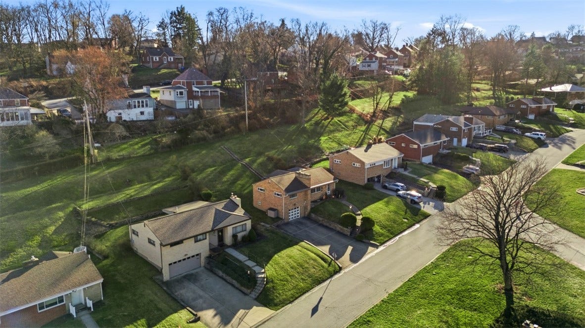 4782 Barone Dr, Pittsburgh, PA 15227 4782 Barone Dr, Pittsburgh, PA 15227