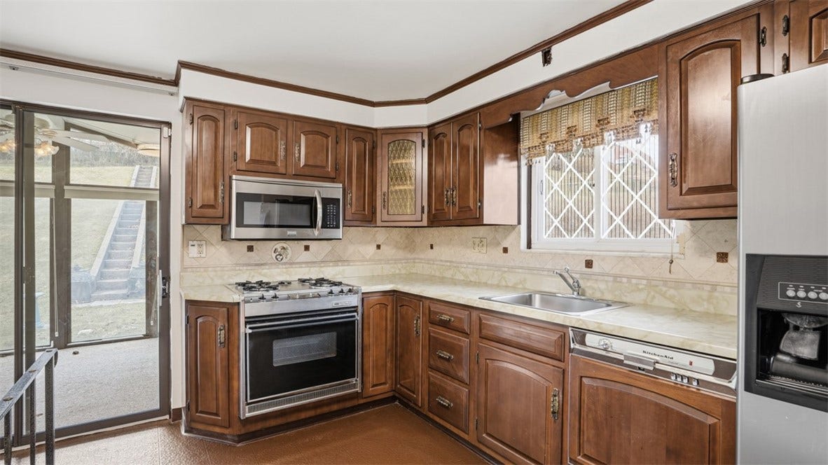 4782 Barone Dr, Pittsburgh, PA 15227 4782 Barone Dr, Pittsburgh, PA 15227