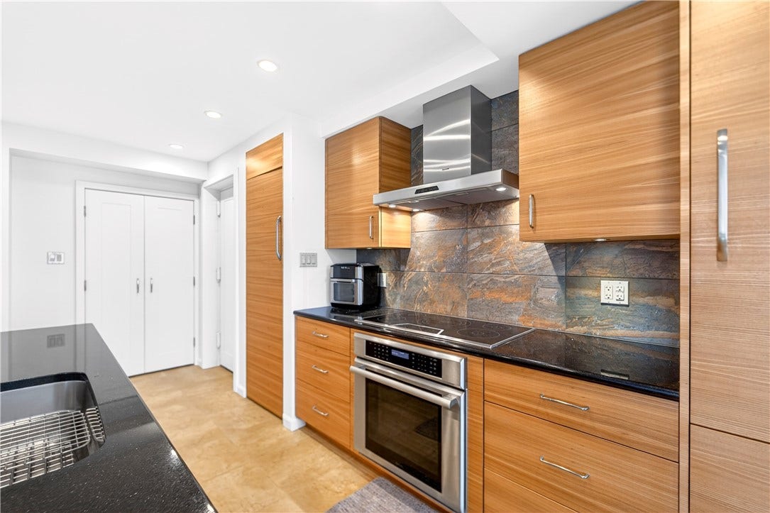 320 Fort Duquesne Blvd, #12L, Pittsburgh, PA 15222 Focus on the Appliances and beautiful backsplash