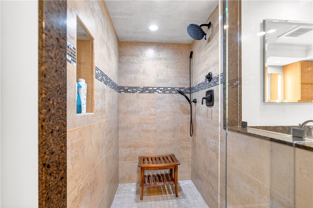 320 Fort Duquesne Blvd, #12L, Pittsburgh, PA 15222 Walk in Shower