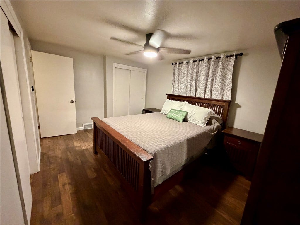 upper level master bedroom