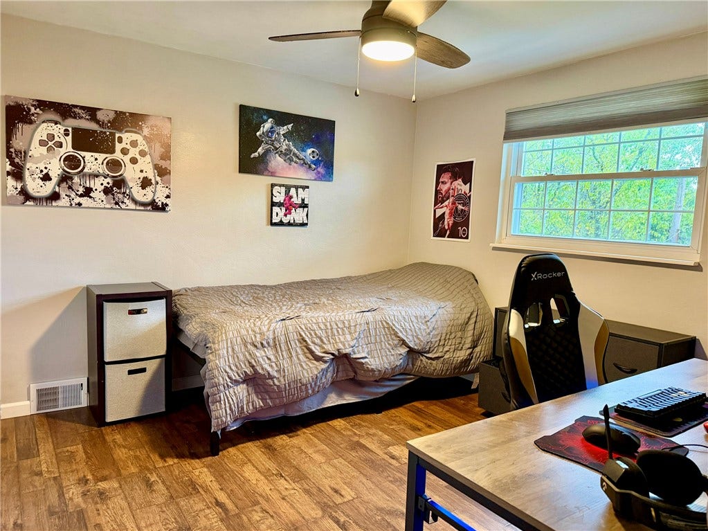 upper level bedroom