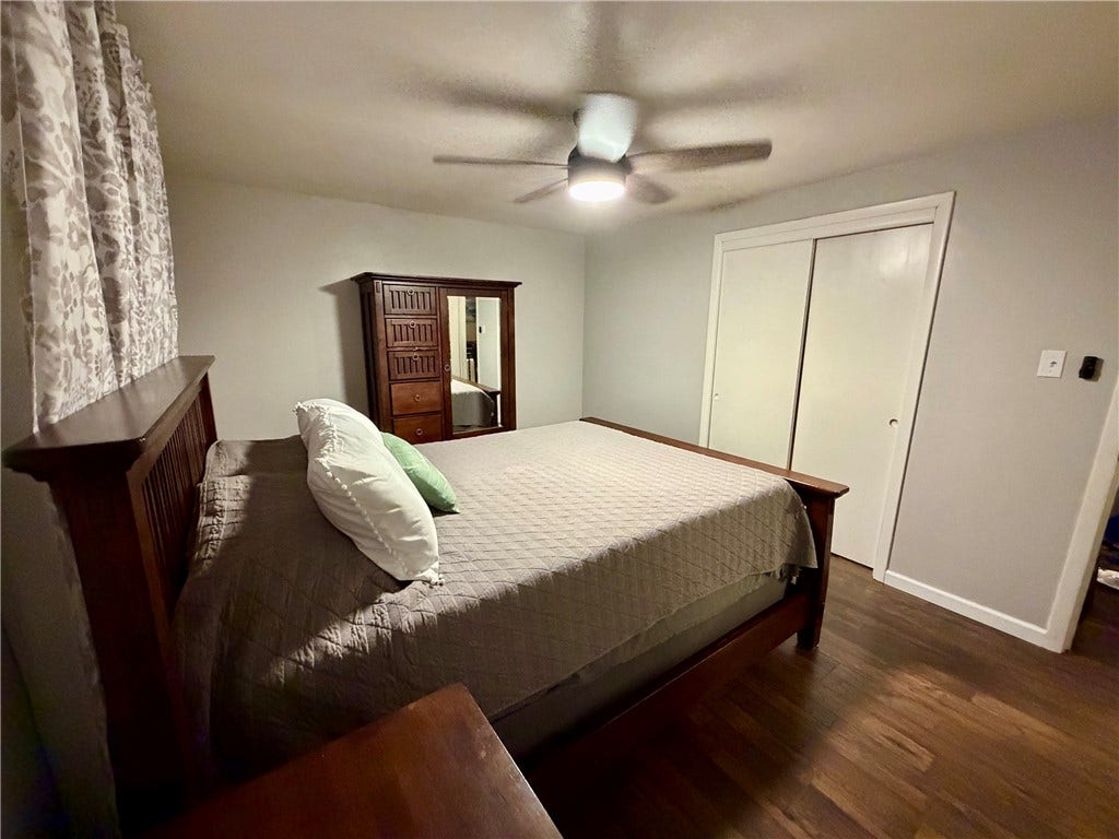 upper level master bedroom