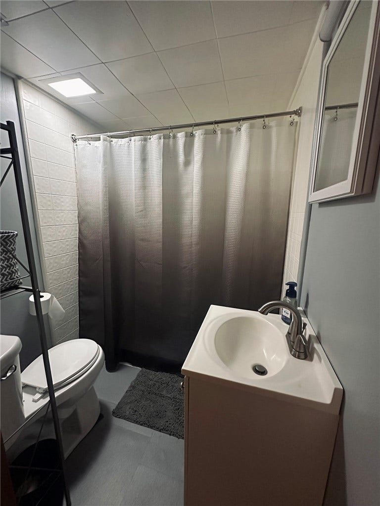 downstairs full bathroom