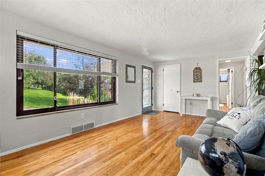 330 Saratoga, Pittsburgh, PA 15236
