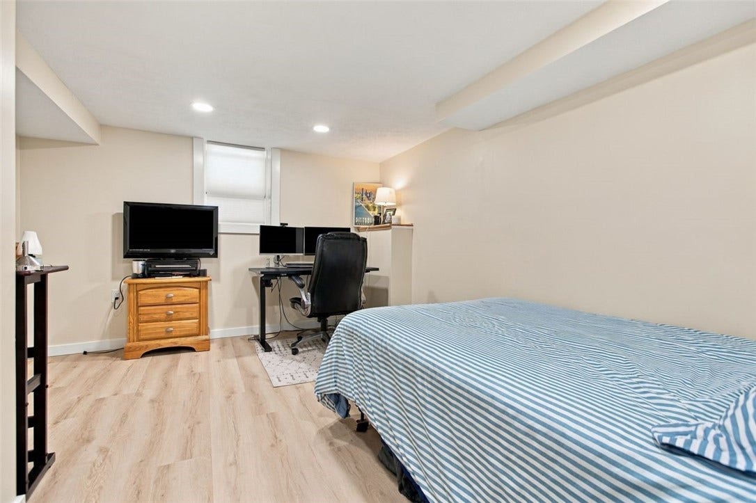 330 Saratoga, Pittsburgh, PA 15236