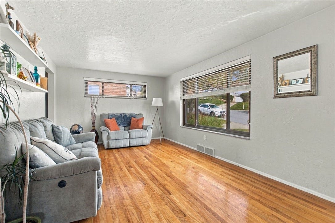 330 Saratoga, Pittsburgh, PA 15236