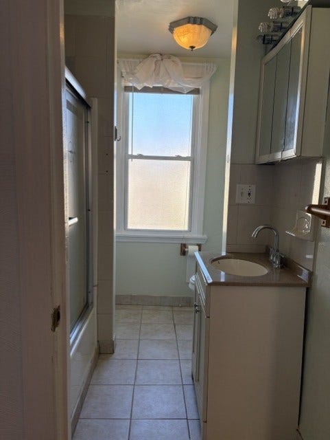 4515 Torley St, Pittsburgh, PA 15224 Second Floor Bath