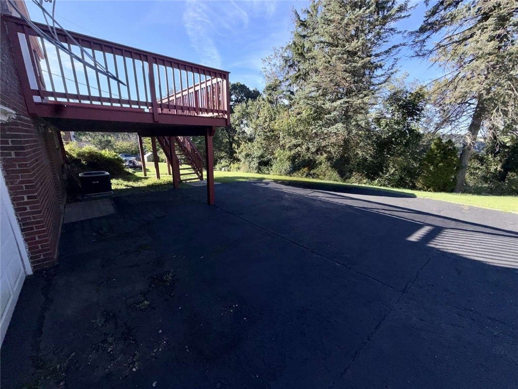 1321 Hornbake Dr, Jefferson Hills, PA 15025