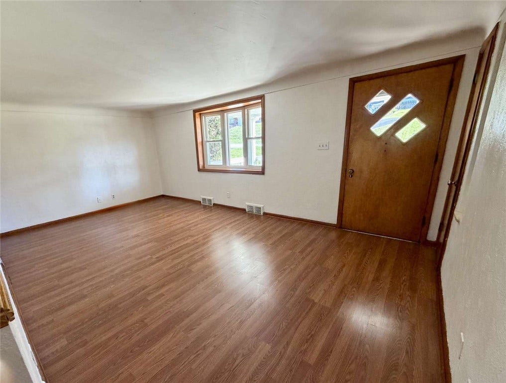 1321 Hornbake Dr, Jefferson Hills, PA 15025