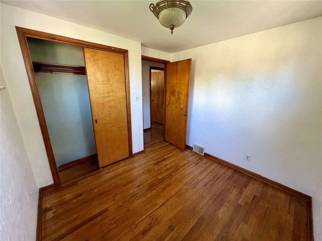1321 Hornbake Dr, Jefferson Hills, PA 15025