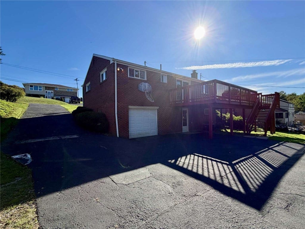 1321 Hornbake Dr, Jefferson Hills, PA 15025