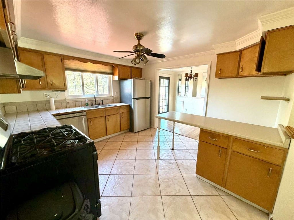 1321 Hornbake Dr, Jefferson Hills, PA 15025