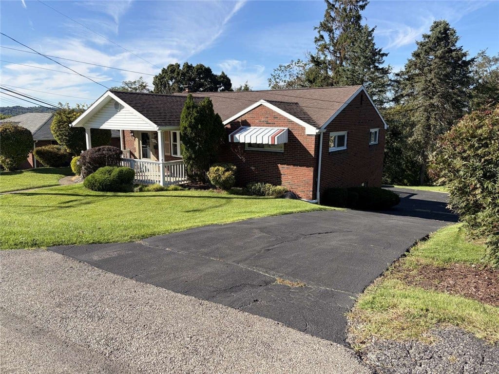 1321 Hornbake Dr, Jefferson Hills, PA 15025