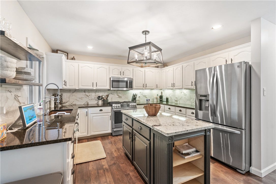 This kitchen is awesome...