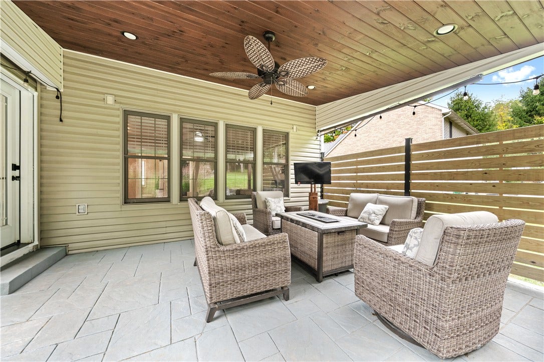 This is like a complete bonus room to enjoy...