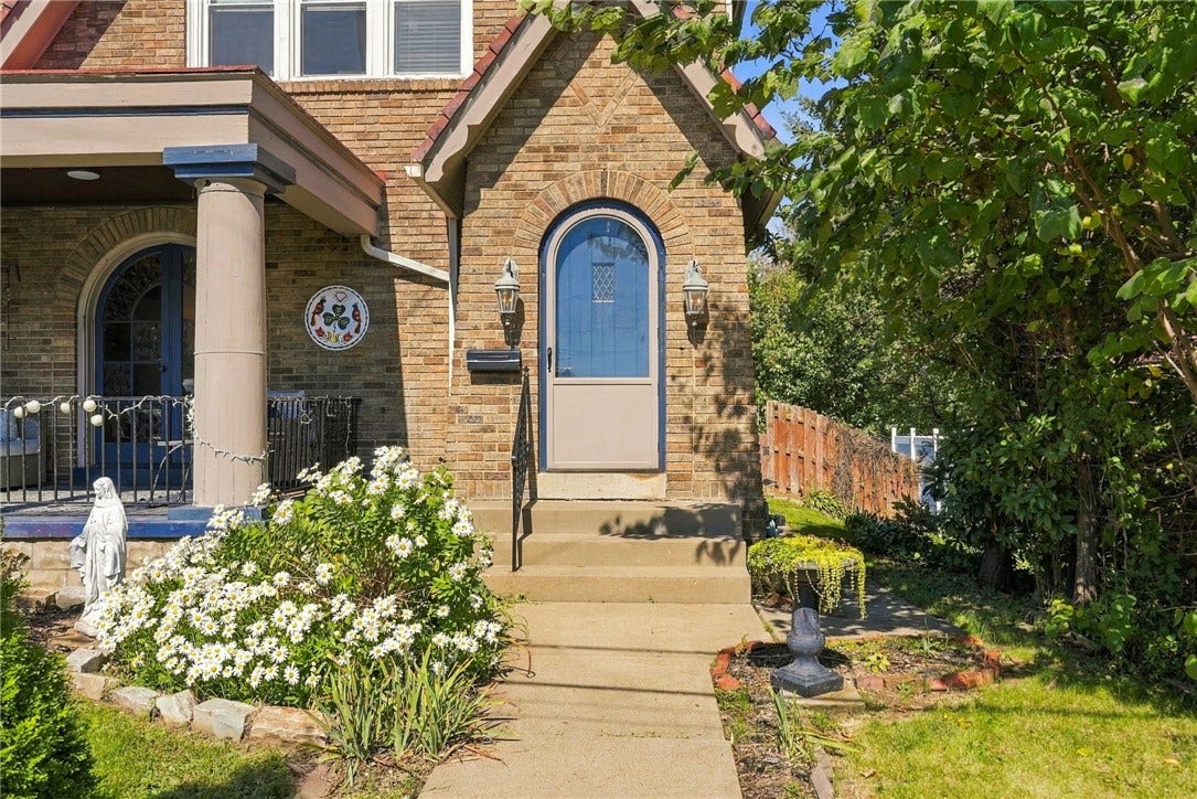 8 Chalfonte Ave, Pittsburgh, PA 15229