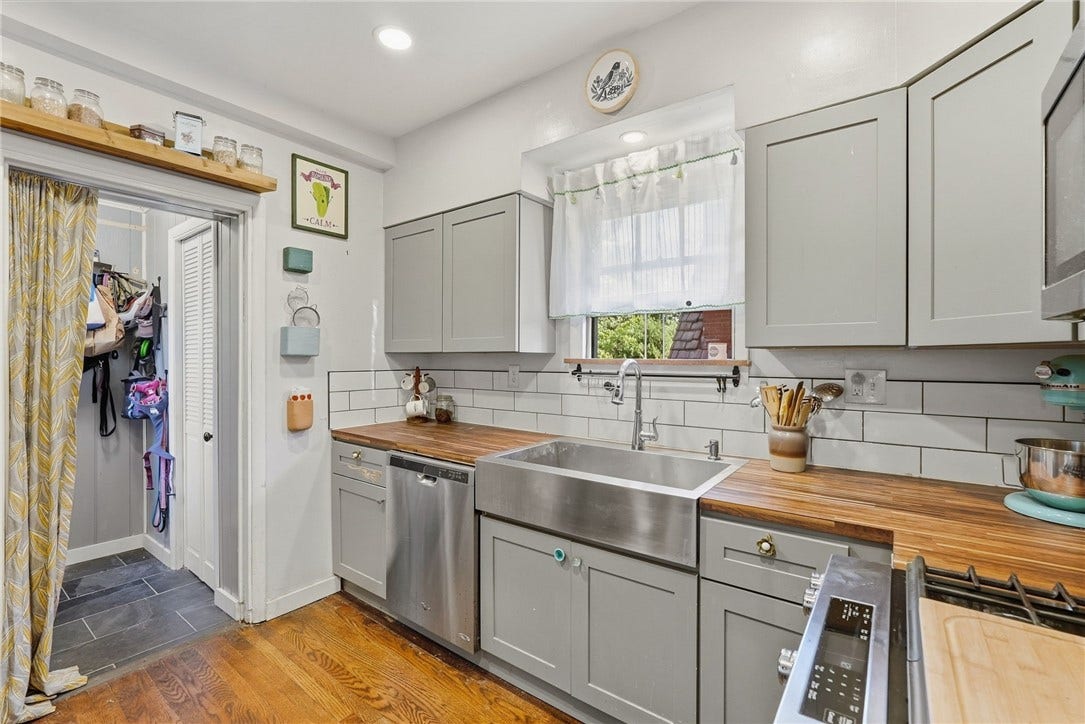 8 Chalfonte Ave, Pittsburgh, PA 15229