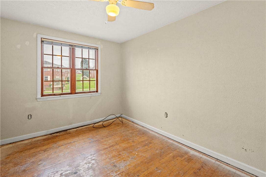 329 Macassar Dr, Pittsburgh, PA 15236 upper level bedroom