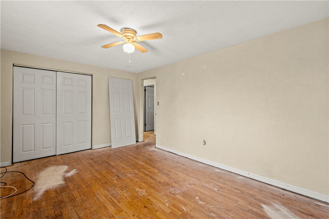 329 Macassar Dr, Pittsburgh, PA 15236 upper level bedroom