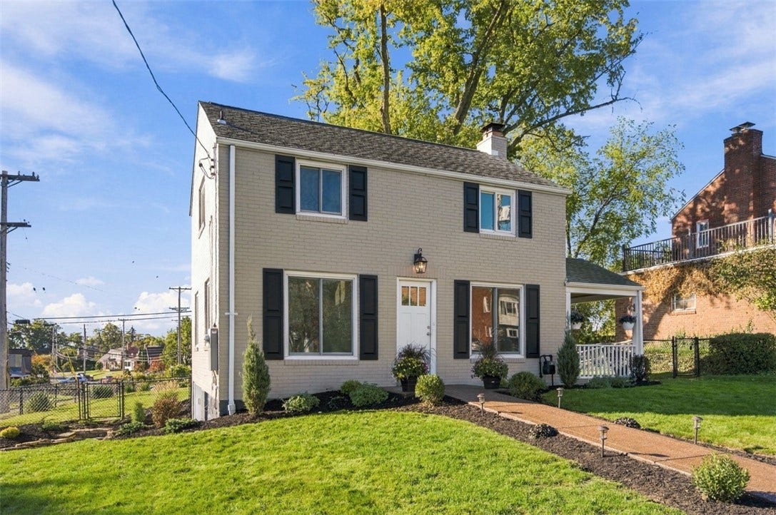 572 Crestline Dr, Pittsburgh, PA 15234