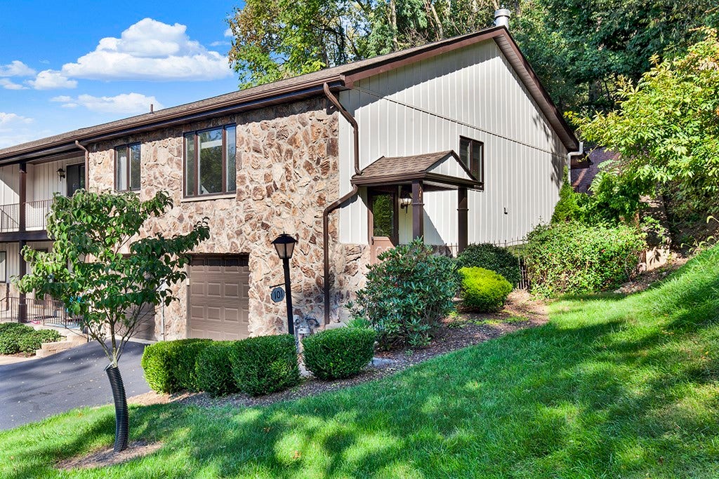 101 Forest Ridge Dr, Pittsburgh, PA 15221 101 Forest Ridge Dr, Pittsburgh, PA 15221