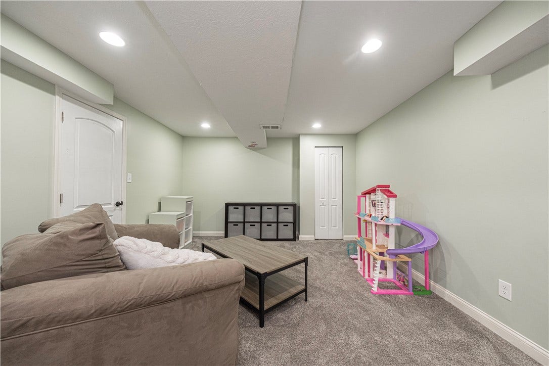 3 Catalpa Pl, Pittsburgh, PA 15228 Finished Basement