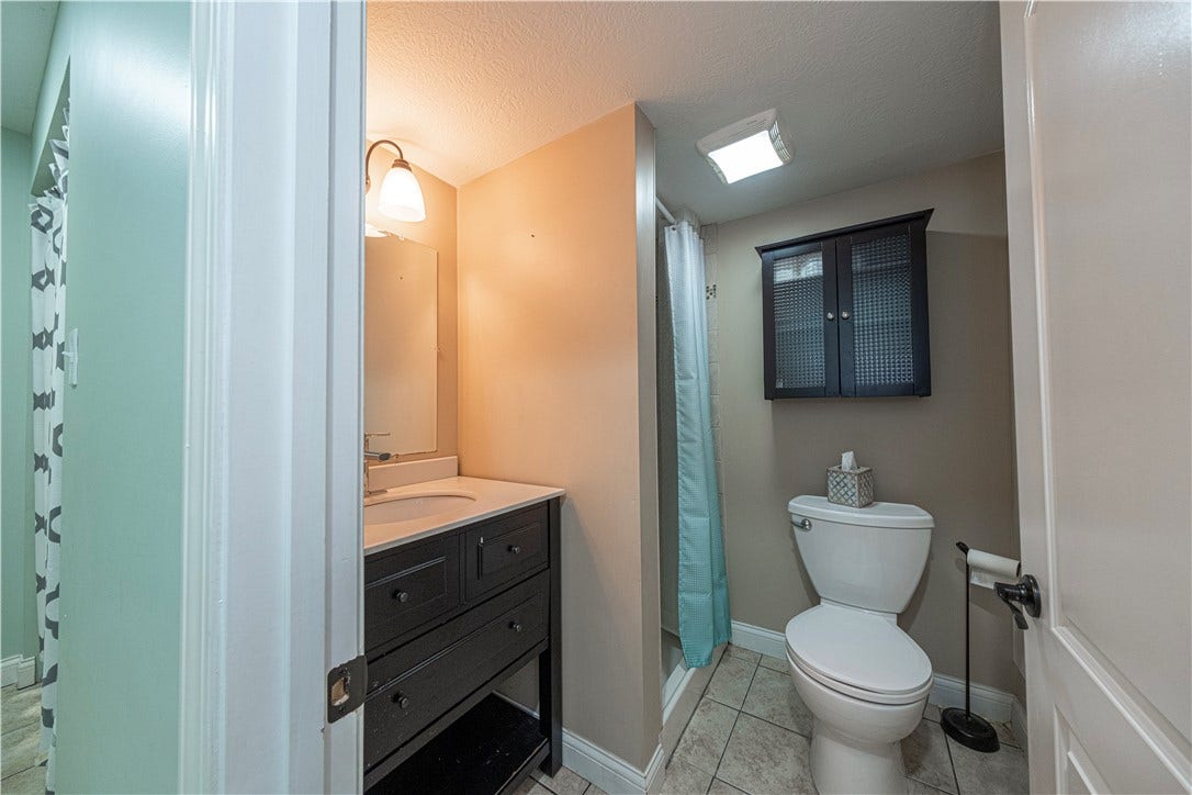 3 Catalpa Pl, Pittsburgh, PA 15228 Lower Level Full Bath