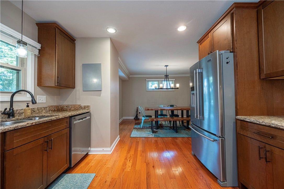 3 Catalpa Pl, Pittsburgh, PA 15228 Dinning room open to Living Room and Kitchen
