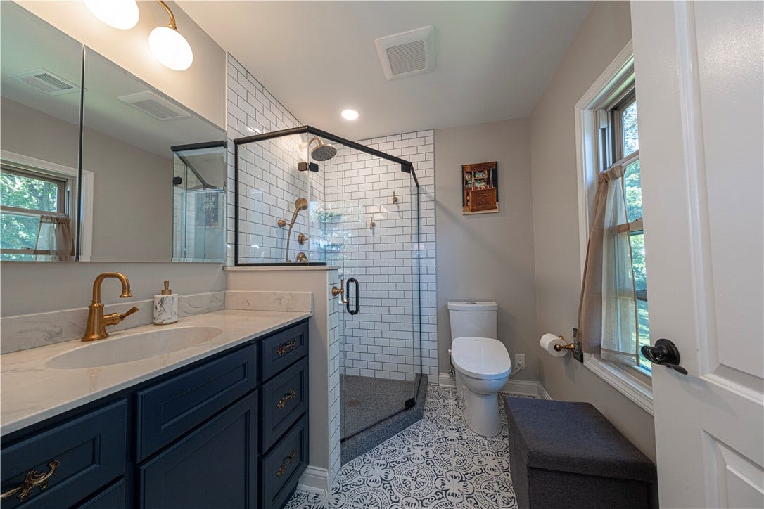 3 Catalpa Pl, Pittsburgh, PA 15228 Fully Renovated Primary On Suite