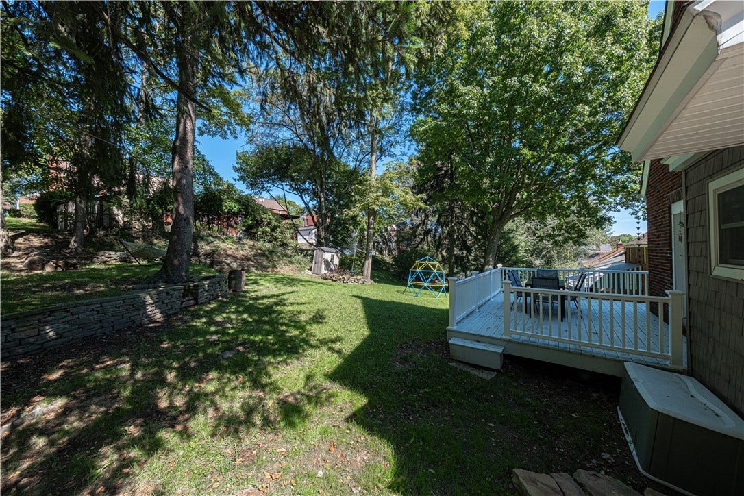 3 Catalpa Pl, Pittsburgh, PA 15228 Deck leading out from the Dinning Room