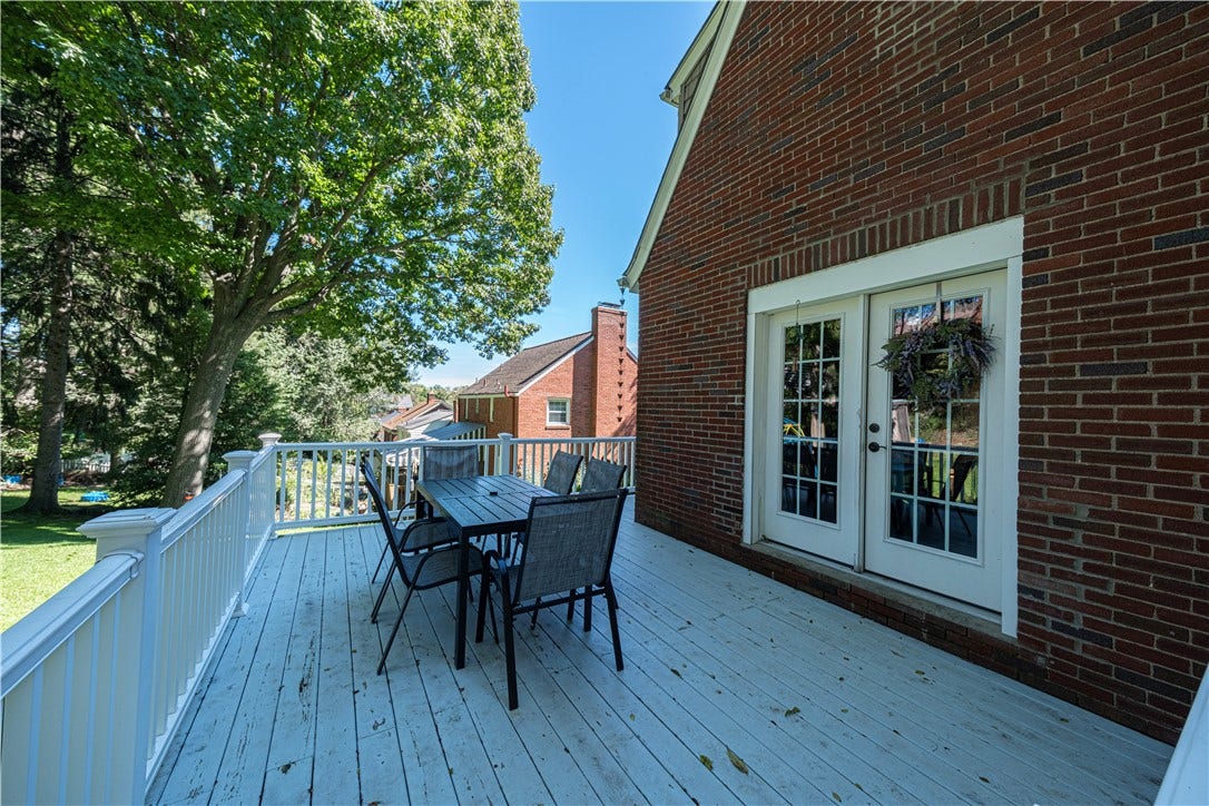 3 Catalpa Pl, Pittsburgh, PA 15228 Deck leading out from the Dinning Room