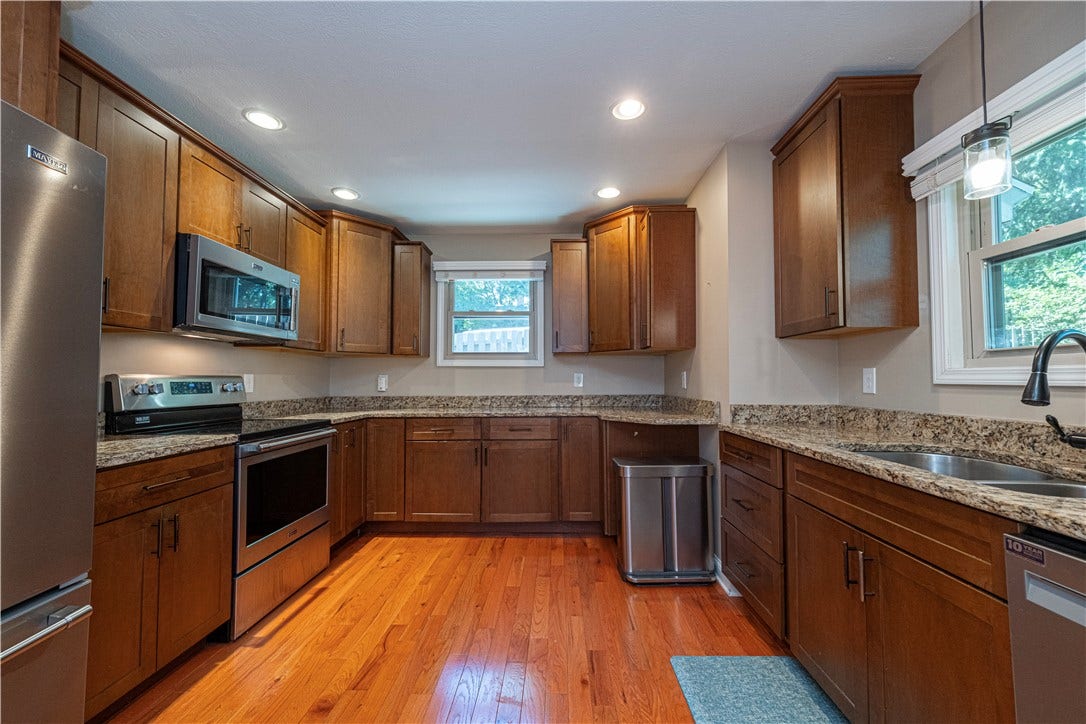 3 Catalpa Pl, Pittsburgh, PA 15228 Kitchen with Stainless Steel Appliances and Granite Countertops