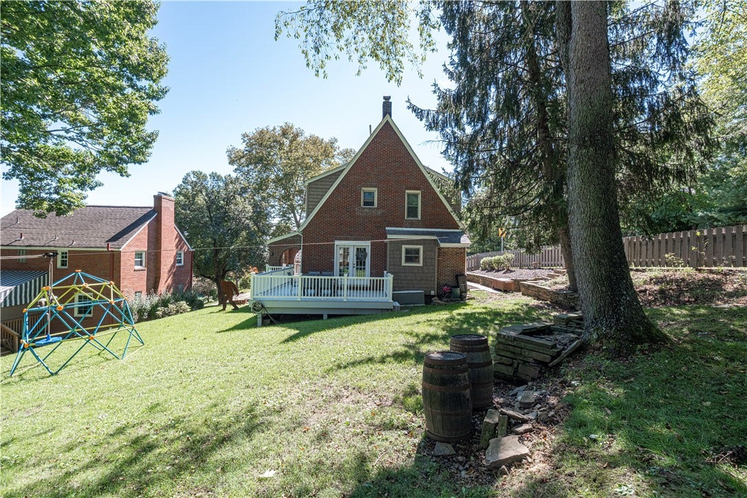 3 Catalpa Pl, Pittsburgh, PA 15228 Backyard