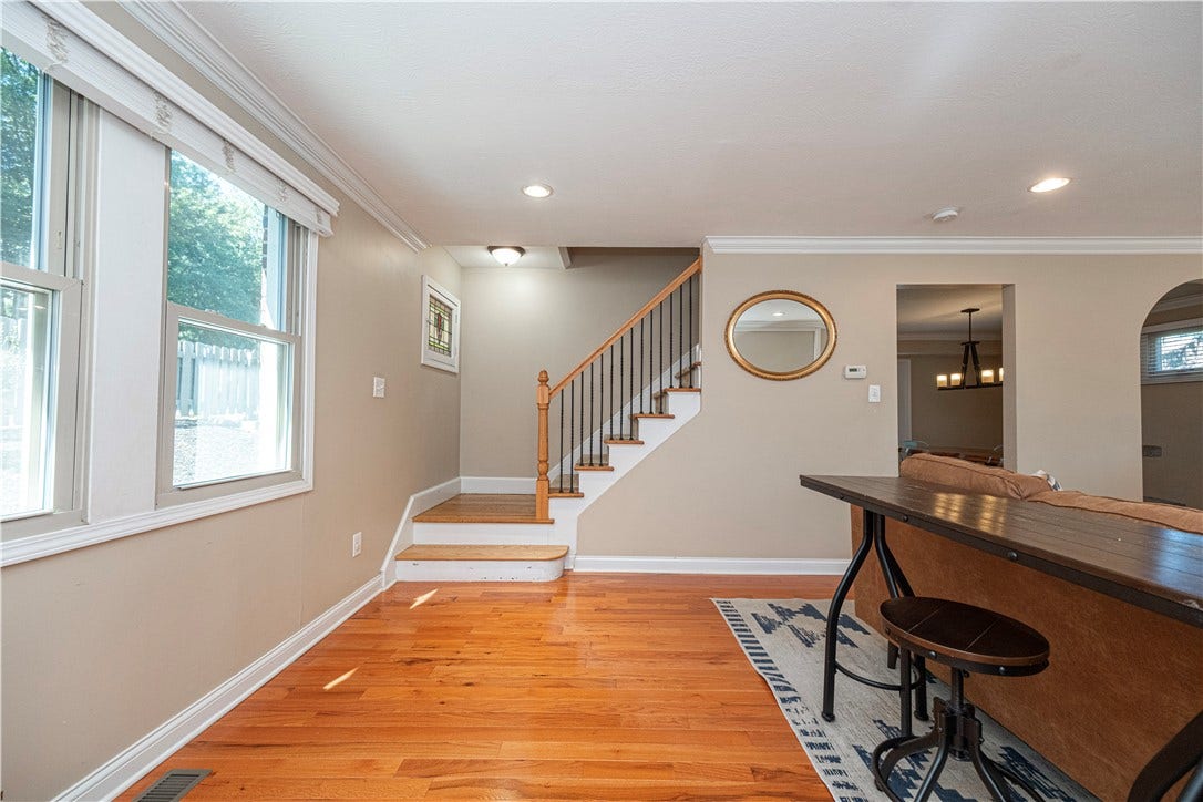 3 Catalpa Pl, Pittsburgh, PA 15228 Living Room as you enter