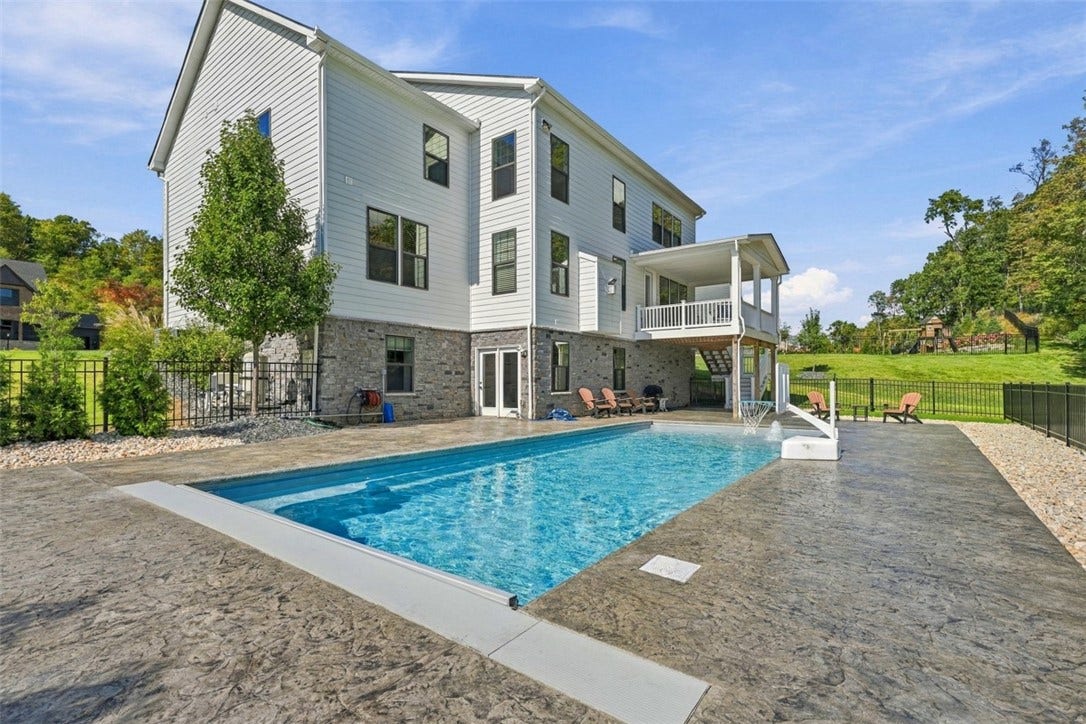 125 Abigail Dr, Mars, PA 16046