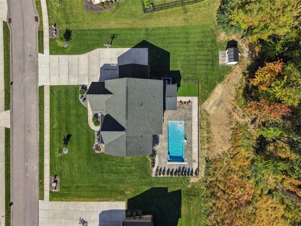125 Abigail Dr, Mars, PA 16046
