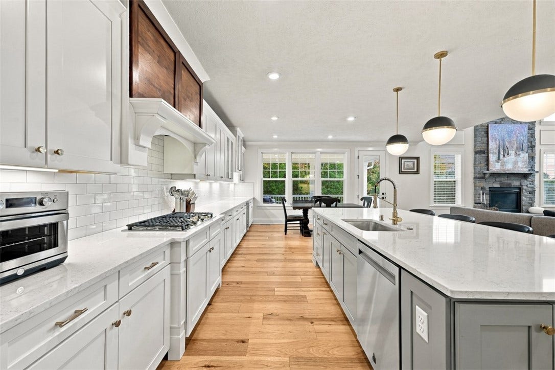 125 Abigail Dr, Mars, PA 16046