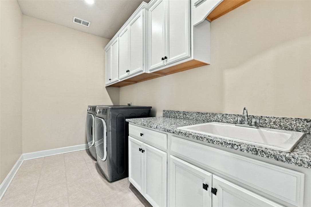 125 Abigail Dr, Mars, PA 16046