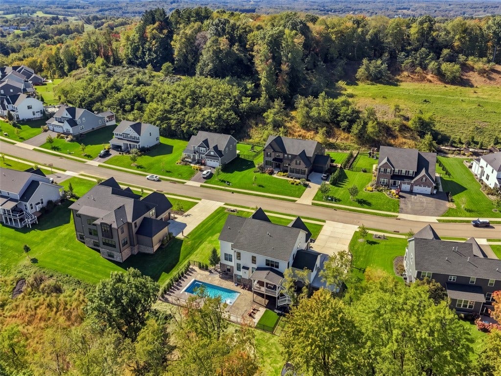 125 Abigail Dr, Mars, PA 16046
