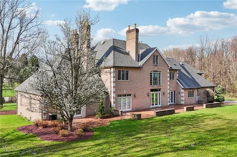 4166 State Route 158, New Wilmington, PA 16142