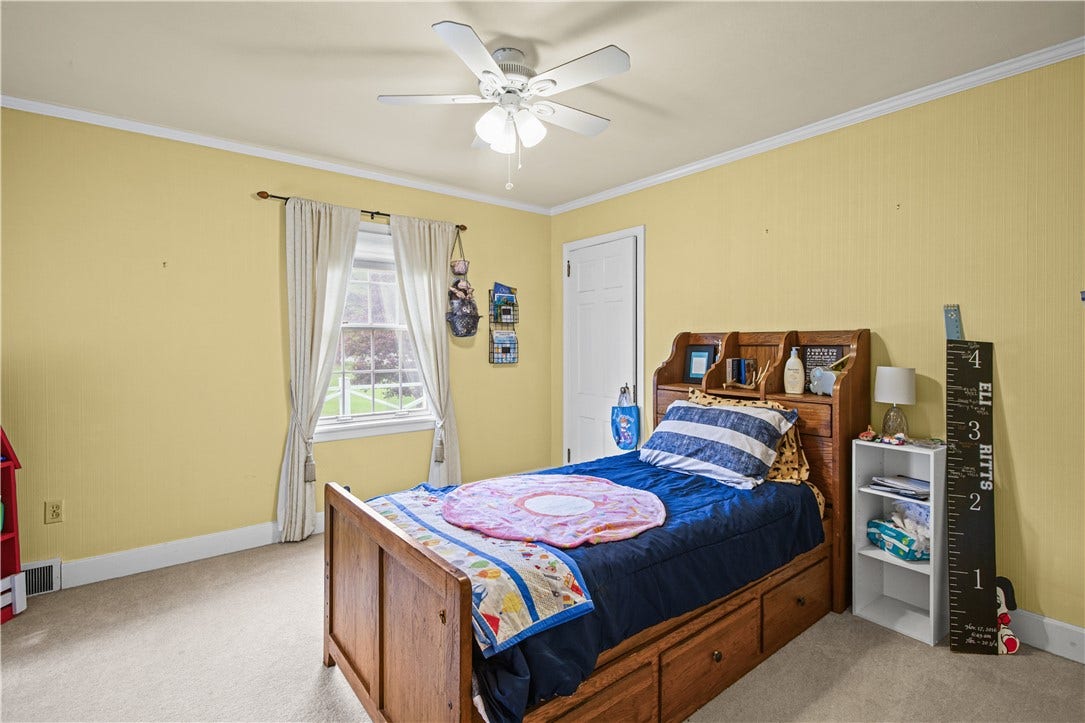 230 College St Ext, Emlenton, PA 16373