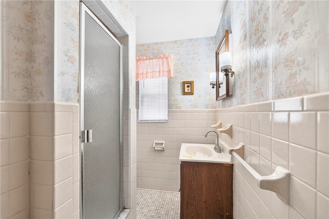 3710 Oakton Rd, Pittsburgh, PA 15227
