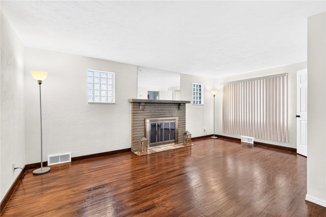3710 Oakton Rd, Pittsburgh, PA 15227