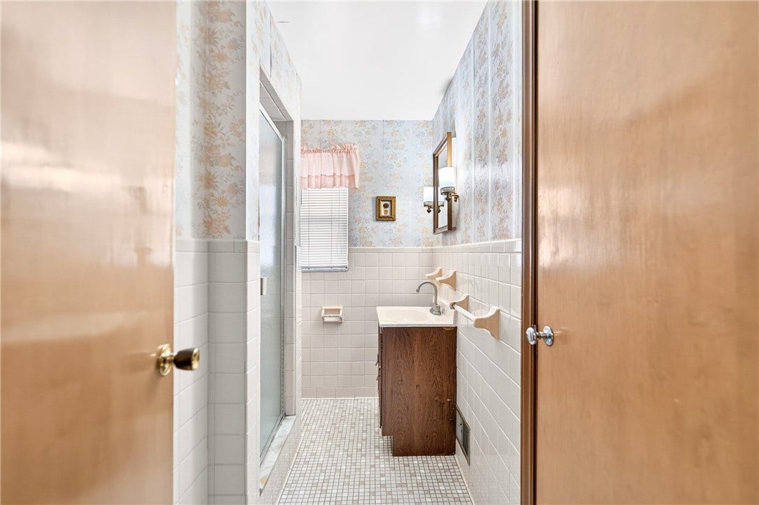 3710 Oakton Rd, Pittsburgh, PA 15227
