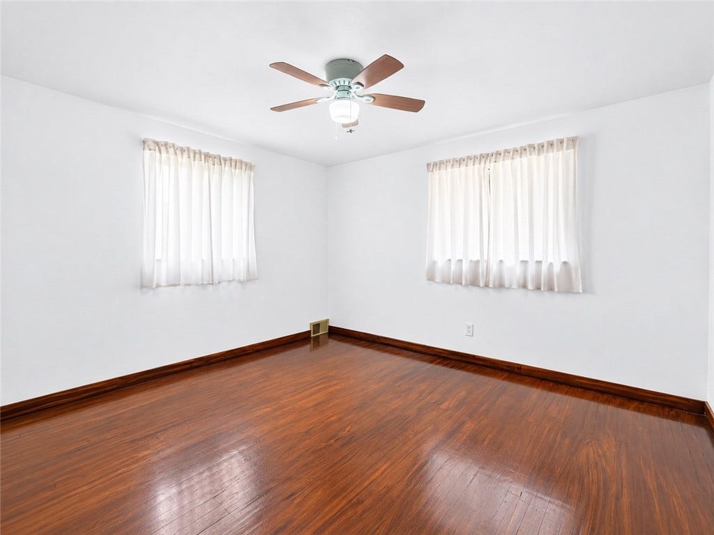 3710 Oakton Rd, Pittsburgh, PA 15227