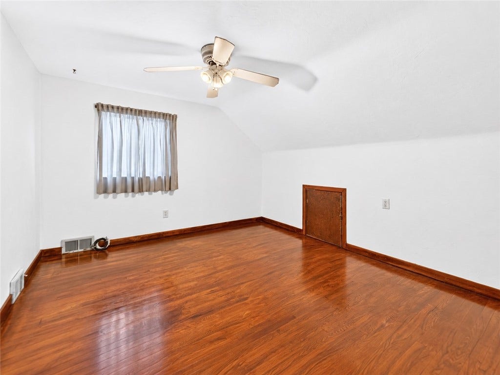 3710 Oakton Rd, Pittsburgh, PA 15227