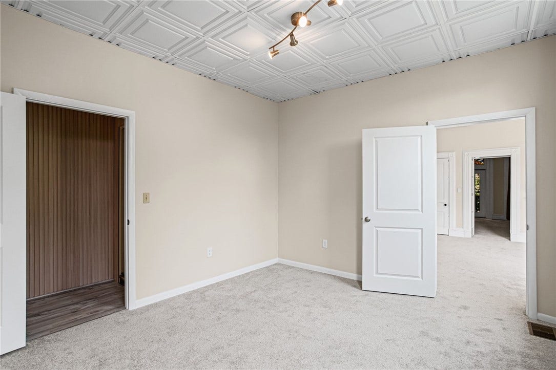 220 S Millvale Avenue, Pittsburgh, PA 15224